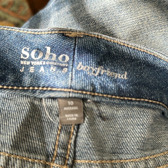 “SoHo New York & Company” embellished distressed boyfriend jeans P2 - Picture 6 of 6